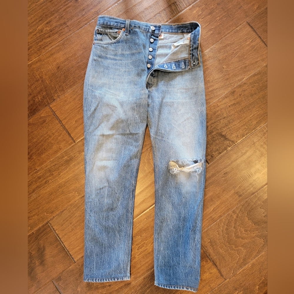 Redone/Levi's high-rise ankle length jeans. Size 28